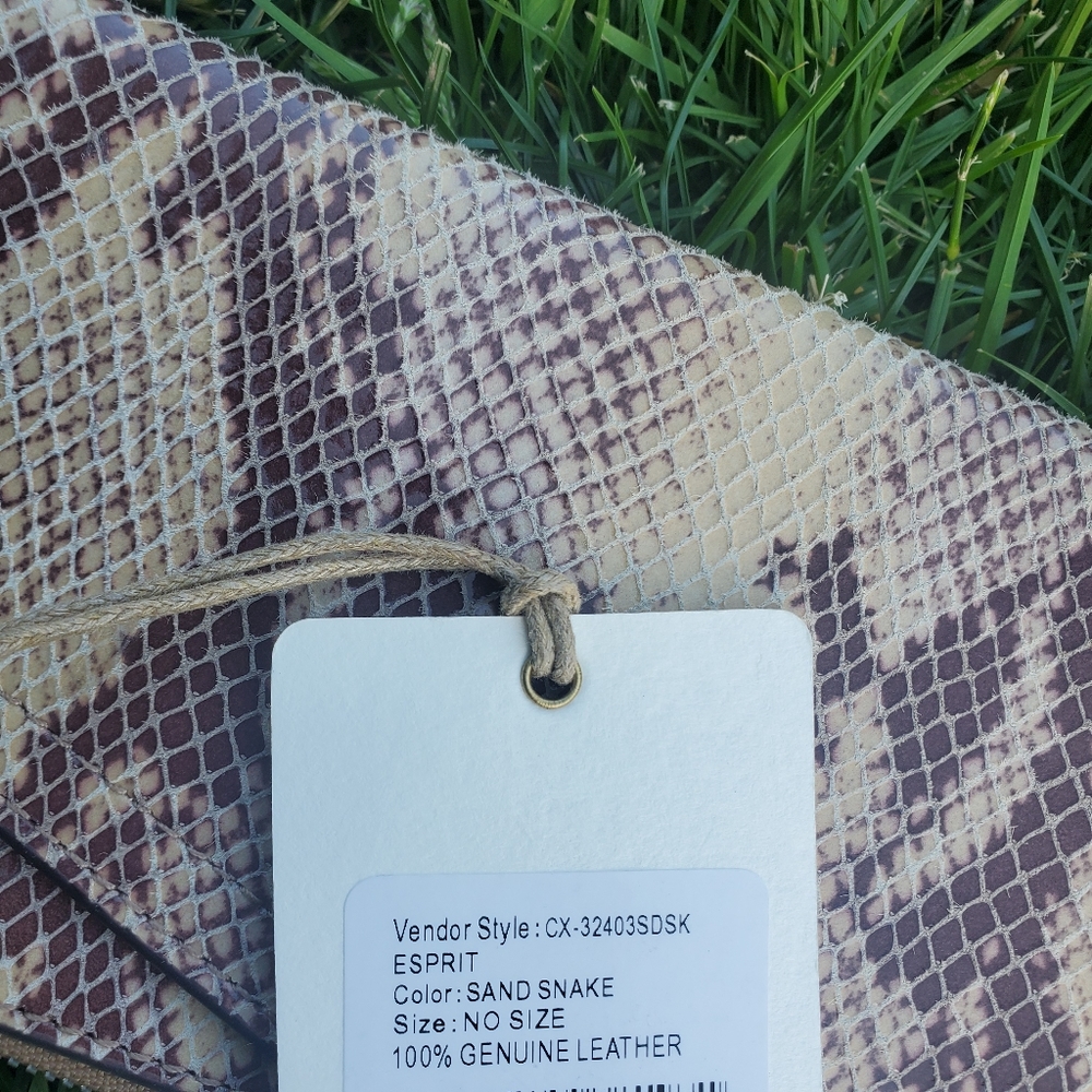 Hobo Esprit Wallet - Picture 5 of 5
